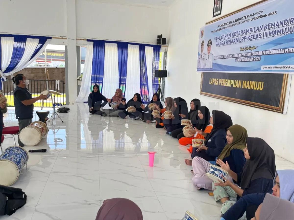 Alunan Marawis Bangun Semangat Pembinaan, Warga Binaan Lapas Perempuan Mamuju Antusias Asah Bakat Seni Islami