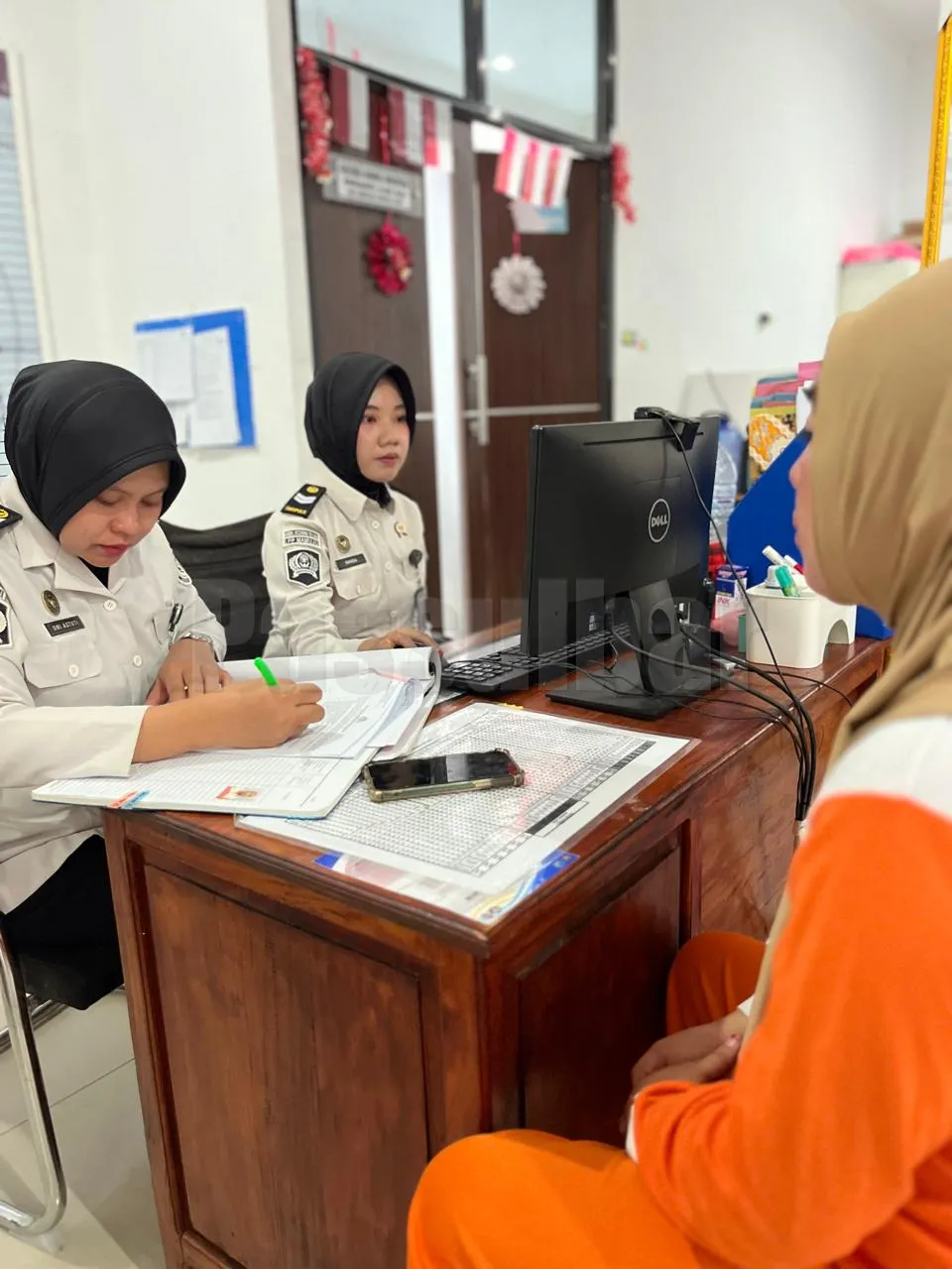 Awali Proses Pembinaan, Lapas Perempuan Mamuju Laksanakan Registrasi Tahanan Baru Secara Humanis