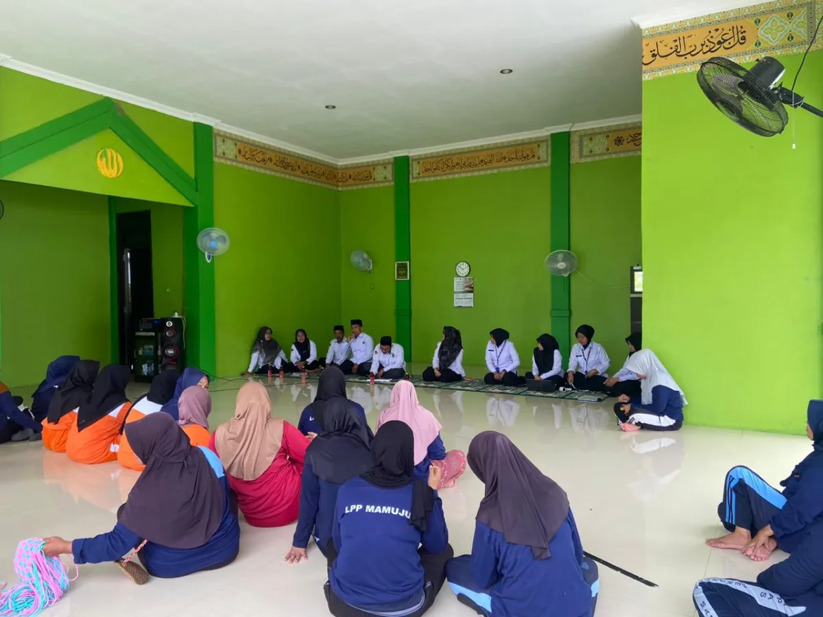 Bangun Akhlak dan Keimanan, Warga Binaan Lapas Perempuan Mamuju Ikuti Pembinaan Kerohanian