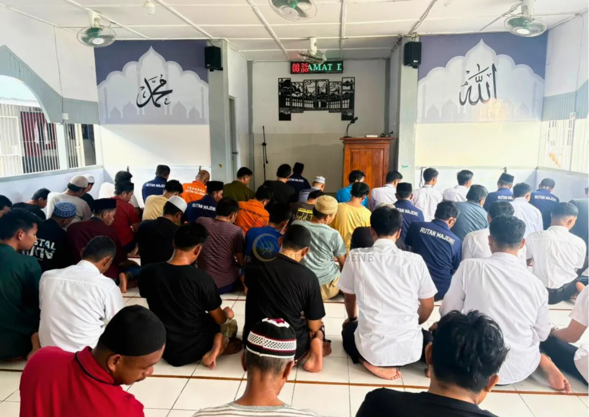 Berikan Pembinaan Mental dan Spiritual bagi Warga Binaan, Rutan Majene Gelar Solat Duha bersama
