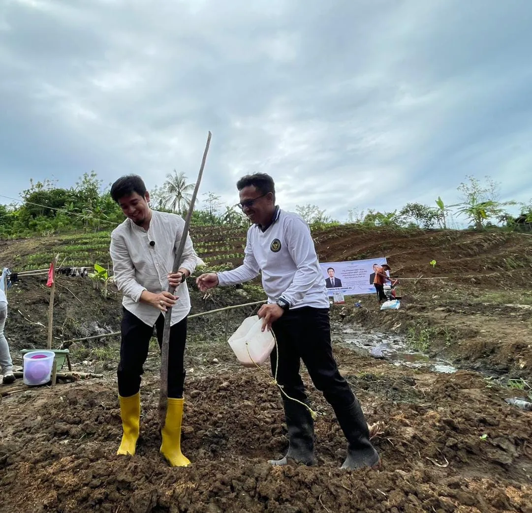 Dukung Ketahanan Pangan, Anggota DPD RI, Andri Prayoga Singkarru Serahkan Bantuan Alsintan Dan Penanaman Tanaman Holtikultura Di Area S.A.E Rutan Mamuju