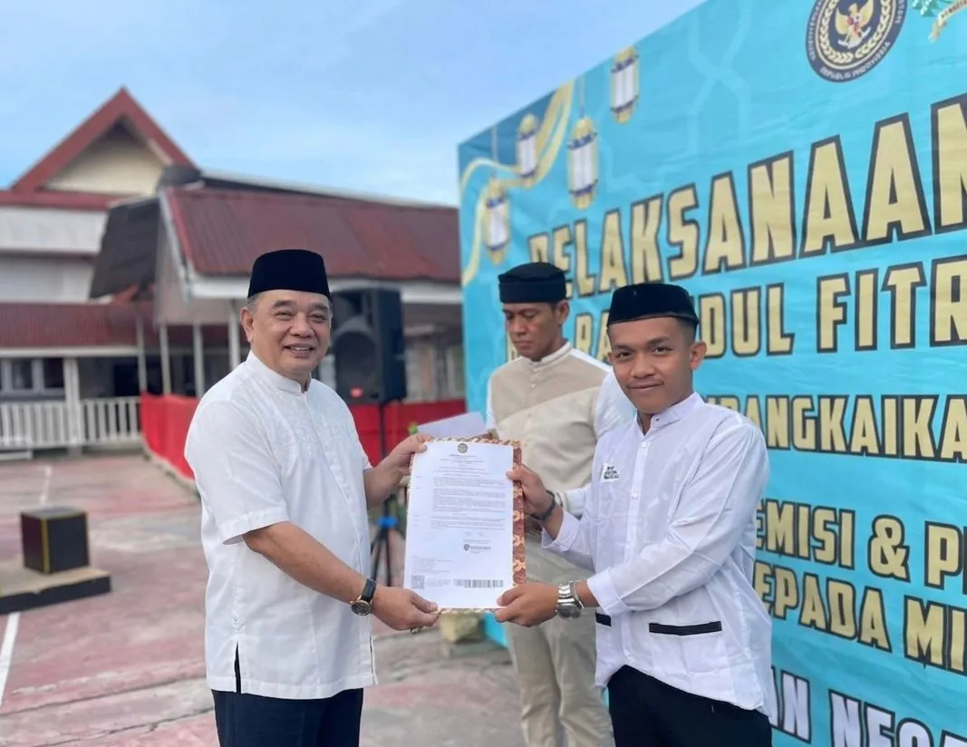 Kakanwil Ditjenpas Sulbar Serahkan Sk Remisi, Sebanyak 153 Warga Binaan Dapat Remisi Khusus Idul Fitri