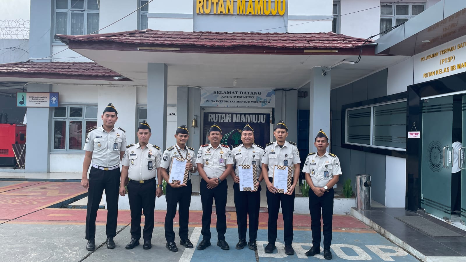 Karutan Mamuju Pimpin Kenaikan Pangkat Tiga Petugas Rutan, Ini Harapan Karutan