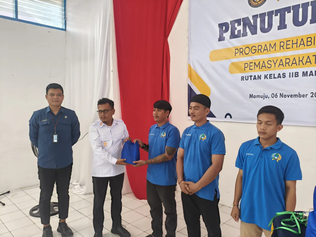 Karutan Mamuju Tutup Secara Resmi Kegiatan Rehabilitasi Pemasyarakatan Bagi Warga Binaan Kerjasama Dengan BNNP Sulbar
