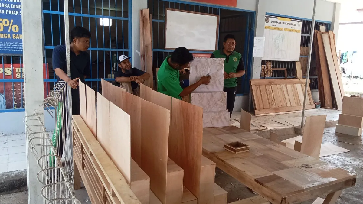 Karya Meubelair Warga Binaan Rutan Mamuju Kian Berkembang