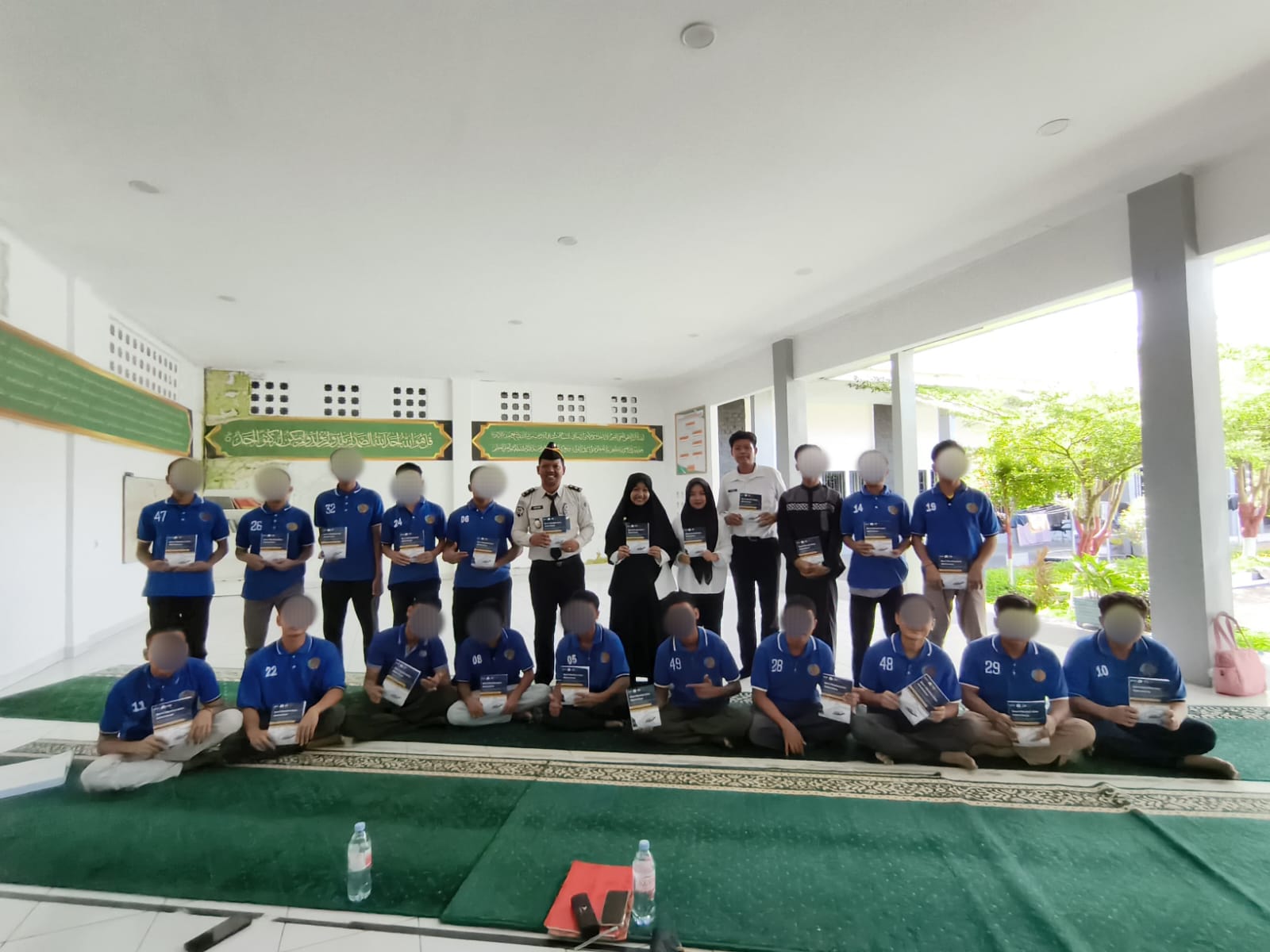 Kolaborasi Kebaikan, LPKA Mamuju Terima Buku Seri Modul dan Aktivitas dari Rumah Tahfidz Quran Abqariyyin Kalukku
