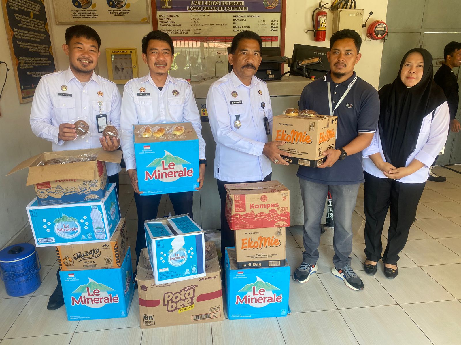 Lapas Kelas IIB Polewali menunjukkan komitmennya dalam mendukung Program Makanan Bergizi (MBG) melalui produksi roti unggulan “Roti Lapole”