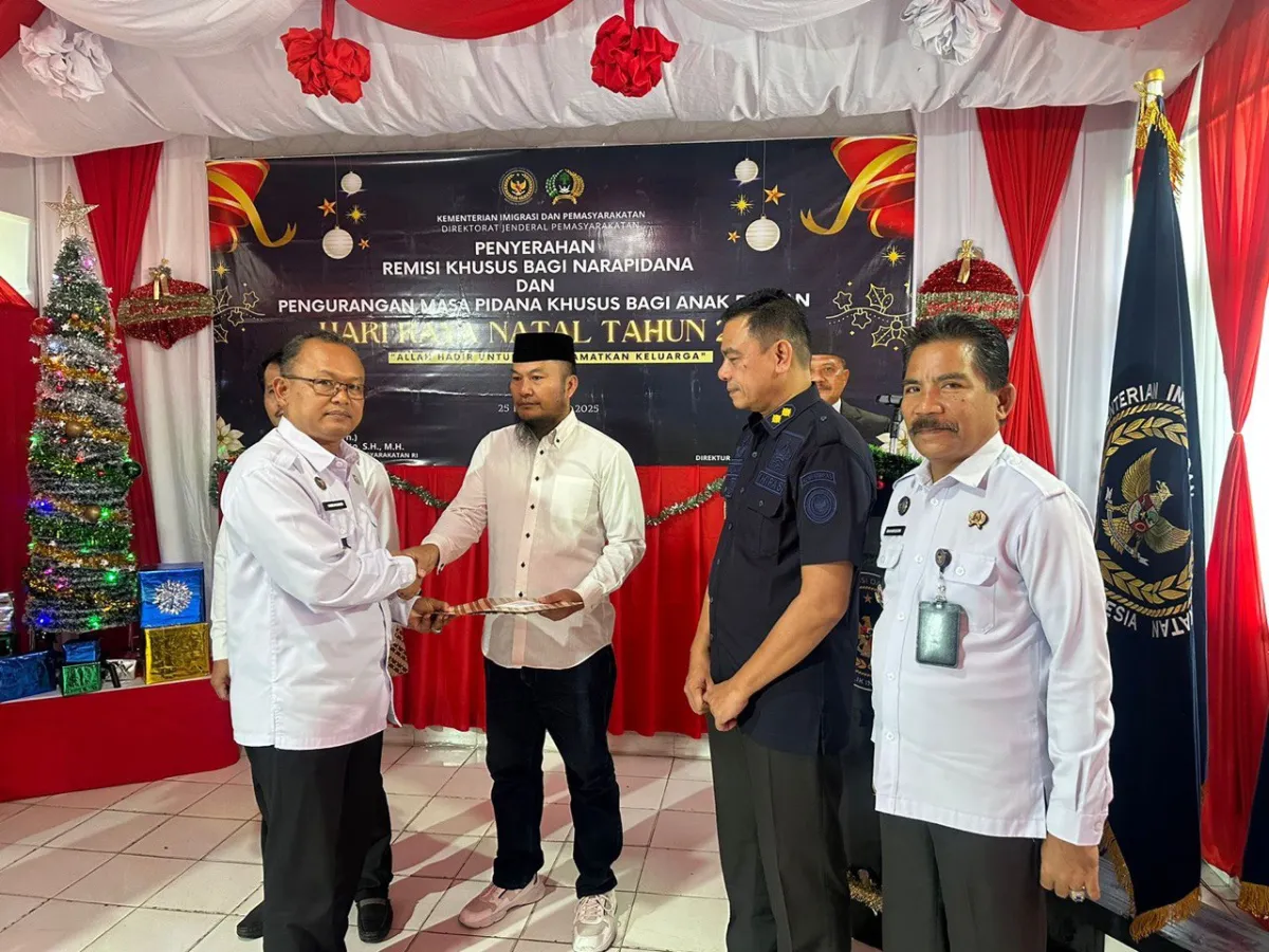 Lima Orang Narapidana di Lapas Kelas IIB Polewali Terima Remisi Khusus Natal 2025