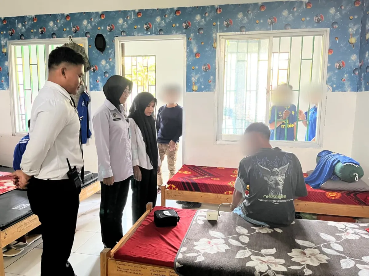 Respon Cepat Layanan Medis, Perawat LPKA Mamuju Lakukan Pemeriksaan Kesehatan Anak Binaan