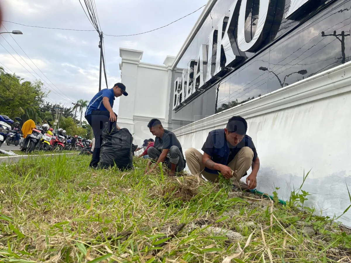Rutan Mamuju Kembali Ikuti Kerja Bakti Bersama Pemkab Mamuju, Wujud Dukungan Terhadap Lingkungan Bersih Dan Asri
