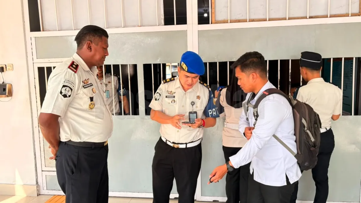 Satopspatnal Rutan Majene Laksanakan Pemeriksaan Handphone Pegawai, Perkuat Integritas dan Deteksi Dini Pelanggaran