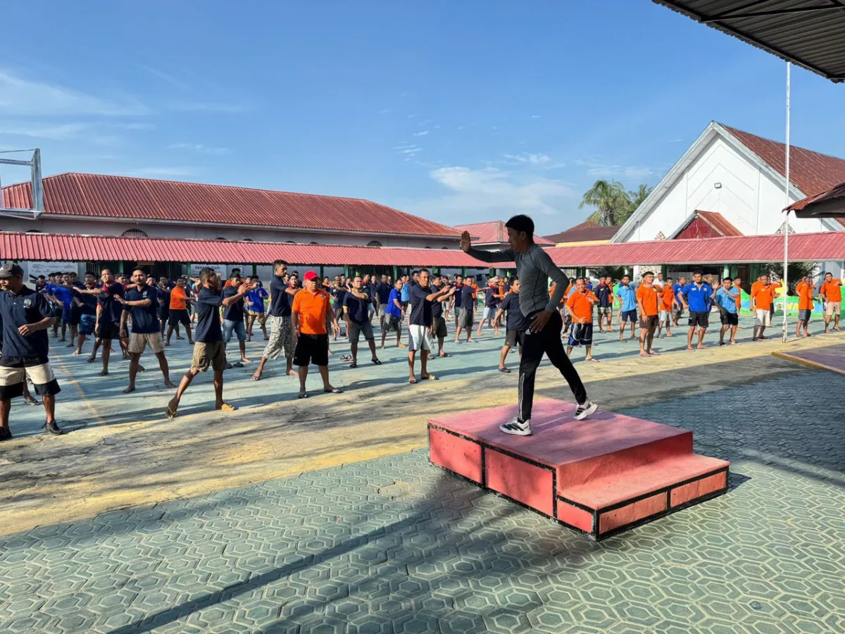 Semangat Membara, Lapas Polewali Gelar Giat Senam Sabtu Sehat (GS3) bagi Pegawai dan WBP