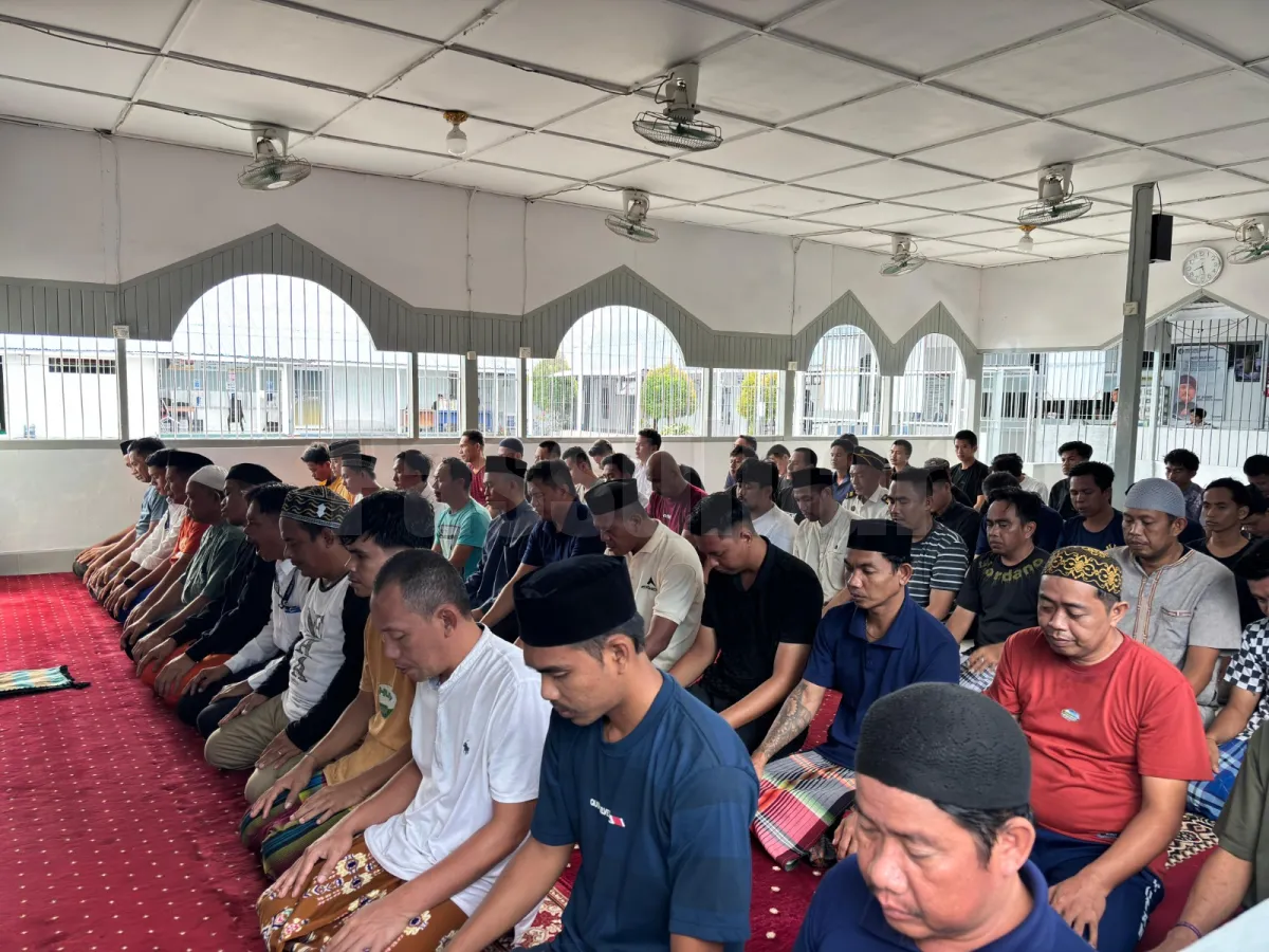Sholat Dhuha dan Dzikir Bersama Menjadi Ruang Pembinaan Jiwa di Balik Tugas dan Pembinaan di Rutan Majene