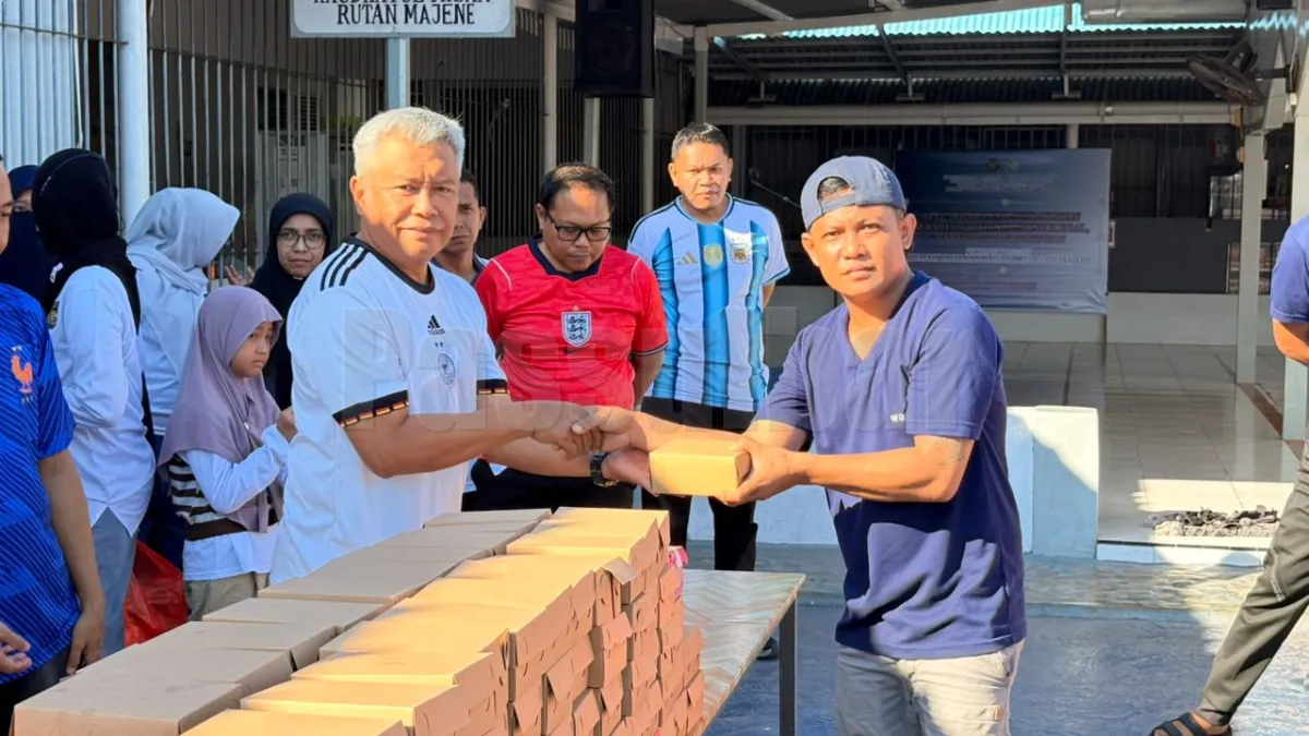 Tebar Kepedulian, Petugas Bagikan Paket Snack untuk Warga Binaan Dukung Program Aksi Menteri IMIPAS
