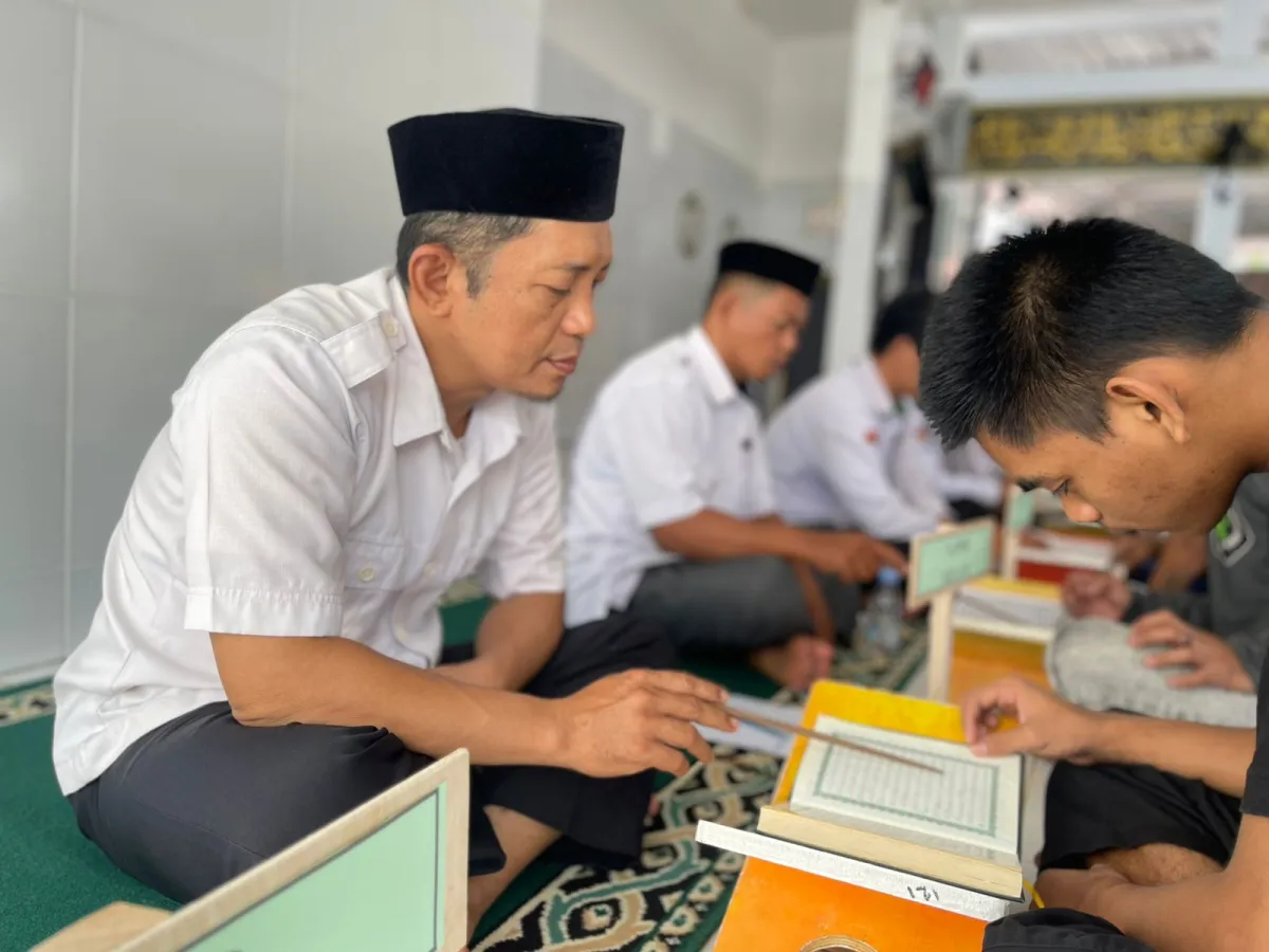 Tingkatkan Pembinaan Kepribadian Warga Binaan, Rutan Mamuju Gelar Bimbingan Bacaan Al-Qur’an Bersama Kemenag Mamuju