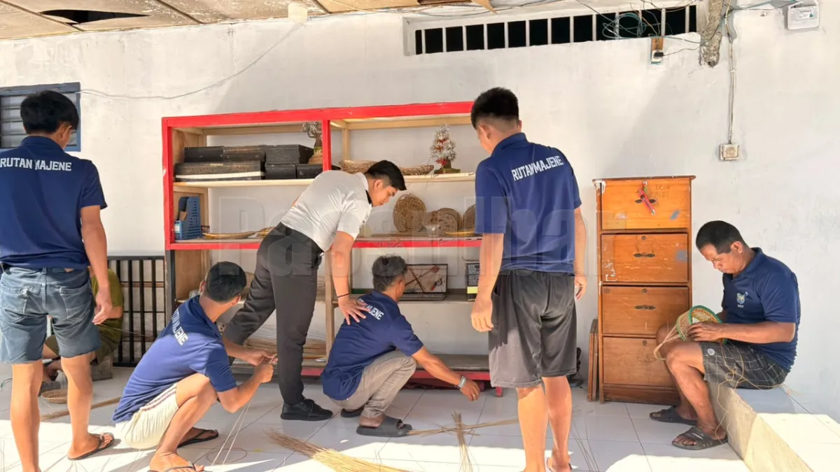 Wujudkan Warga Binaan yang Produktif, Rutan Kelas IIB Majene Kembangkan Pembinaan Kerajinan Tangan