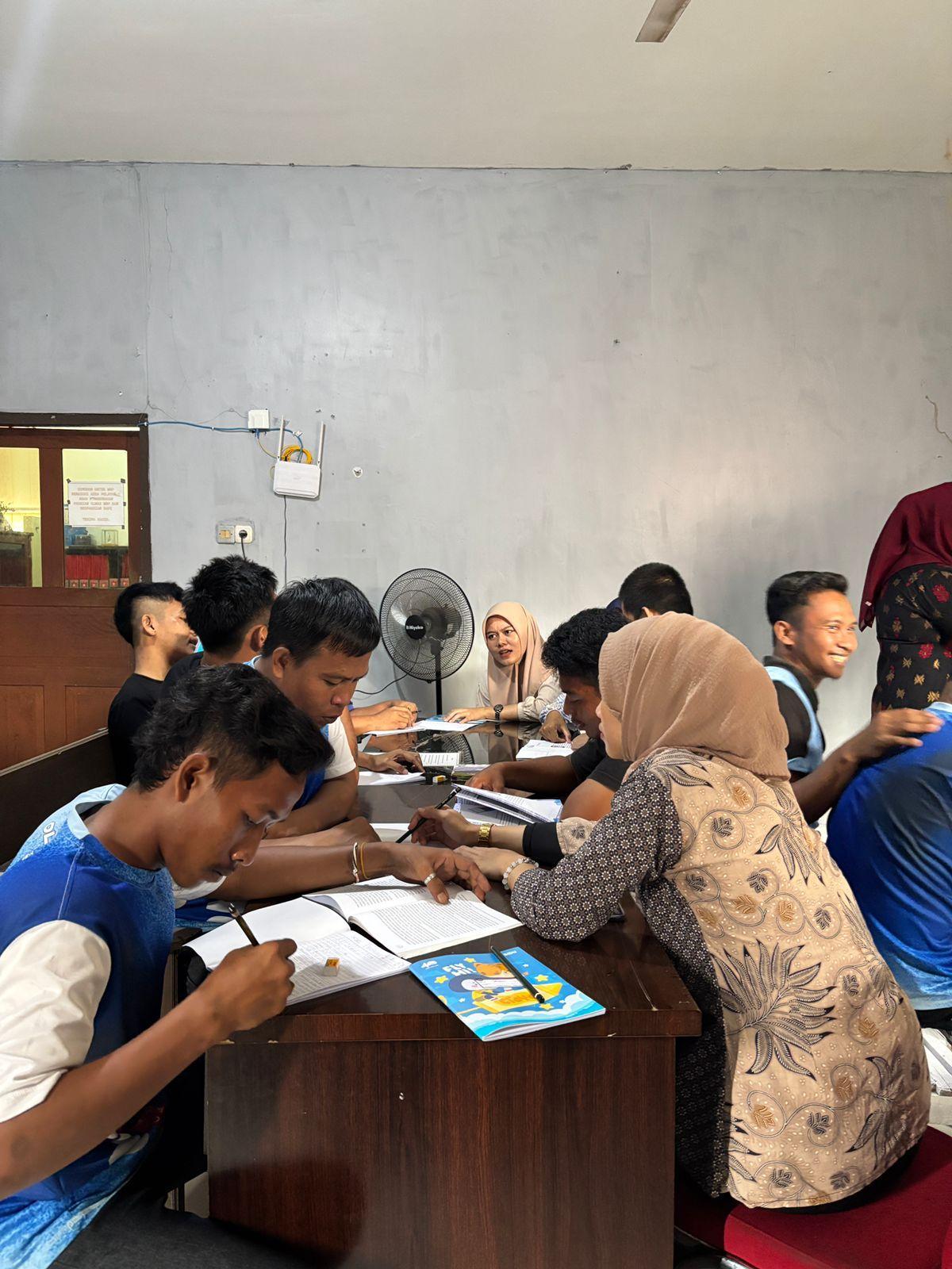 Berantas Buta Aksara, Peserta Magang Ajarkan Baca Dan Tulis Warga Binaan