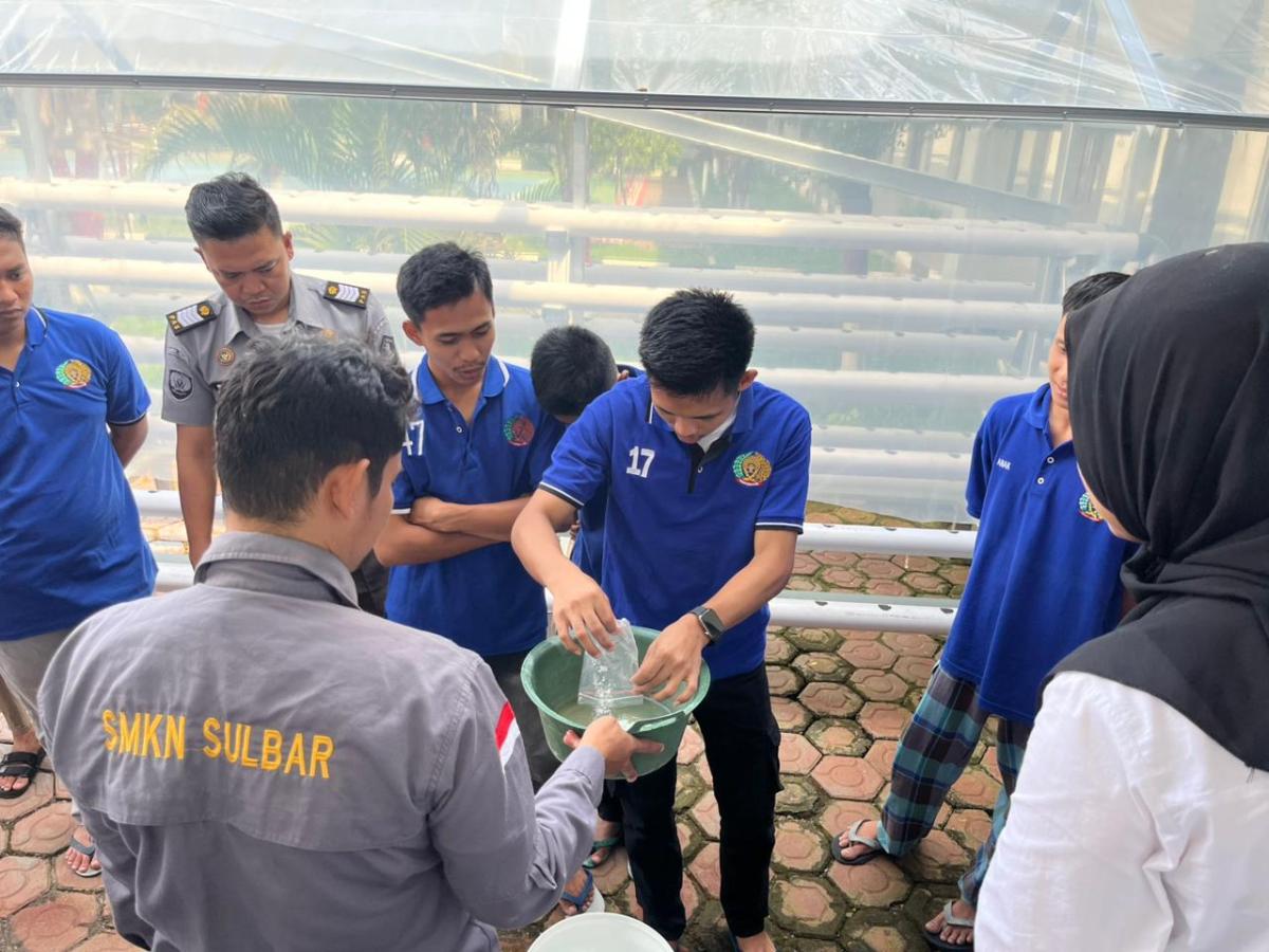 Wujudkan Ketahanan Pangan Berkelanjutan, LPKA Mamuju Gelar Pelatihan Keterampilan Teknik Hidroponik Bersama SMKN Sulbar