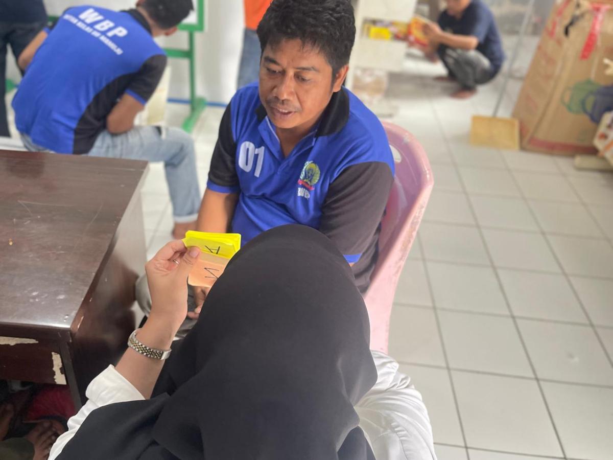 Peserta Magang Kemnaker ajarkan baca tulis Warga Binaan Rutan Mamuju