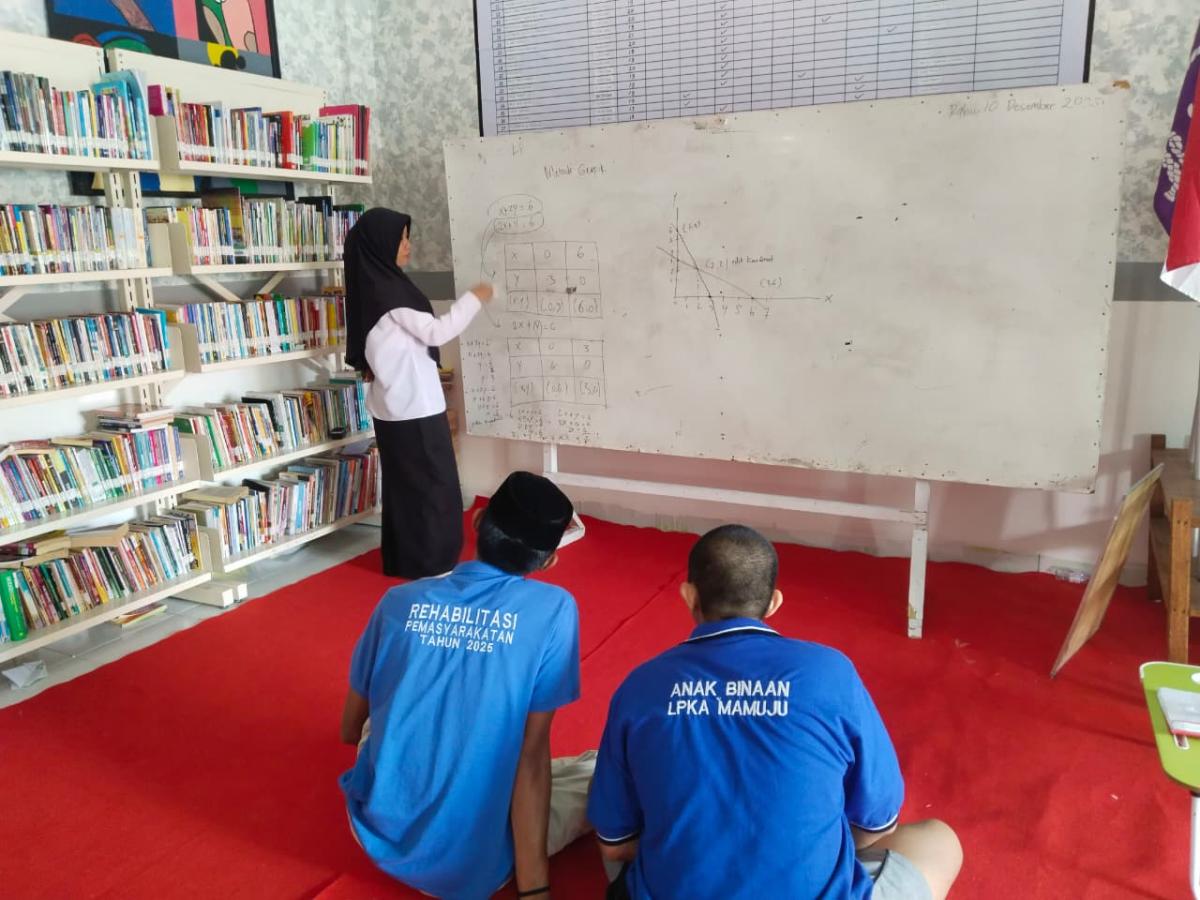 Cerdaskan Generasi, LPKA Mamuju dan Peserta Magang Hadirkan Pendidikan Matematika bagi Anak Binaan