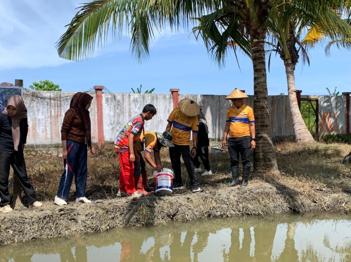 Penebaran Bibit Ikan