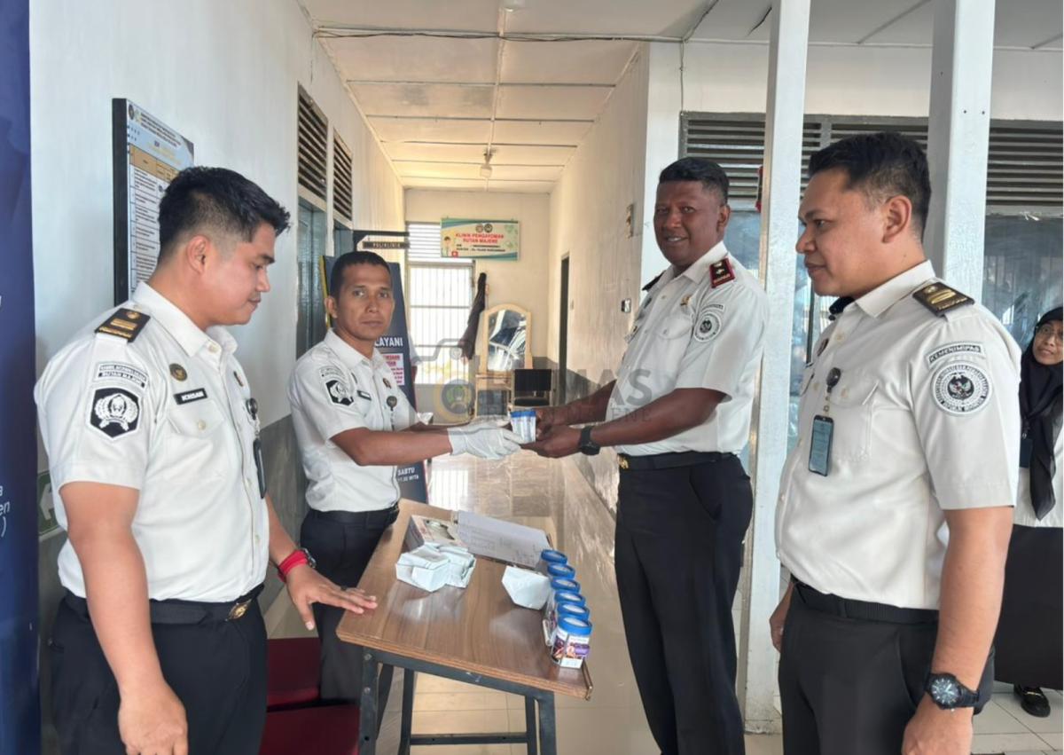 Perkuat Pengawasan Internal, Rutan Kelas IIB Majene Gelar Tes Urine Acak Pegawai dan Warga Binaan