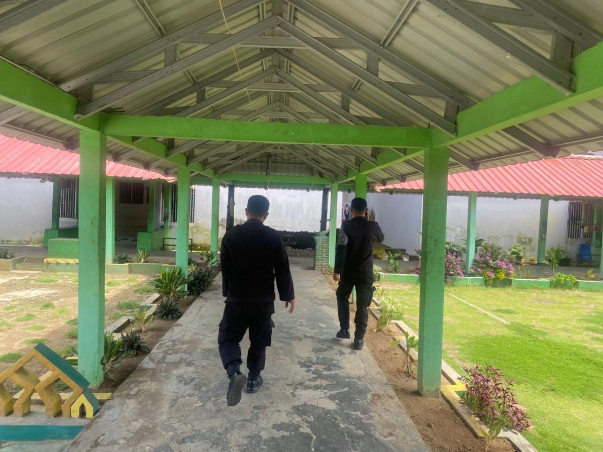 Lapas Polewali Melakukan Kontrol Keliling Blok Hunian Upaya Mencegah Potensi Gangguan Keamanan dan Ketertiban