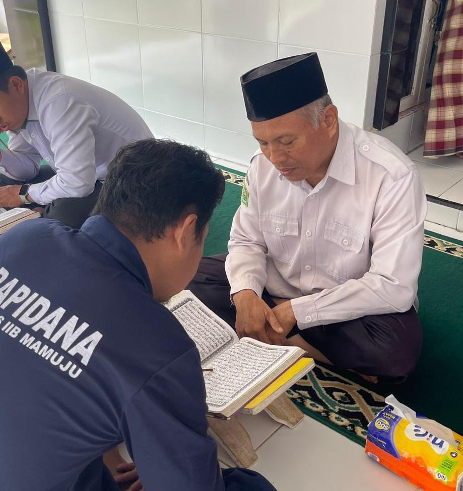 Menata Hati Lewat Al-Qur'an, Rutan Mamuju Gelar Bimbingan Bacaan Iqra' & Juz Amma Bagi Warga Binaan Bersama Penyuluh Kemenag Mamuju