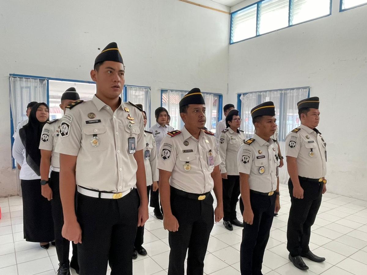 Perkuat Konsolidasi, Jajaran Rutan Mamuju Ikuti Apel Bersama Di Lingkungan Kemenko Kumham & Imipas Serta Penandatanganan Perjanjian Kinerja