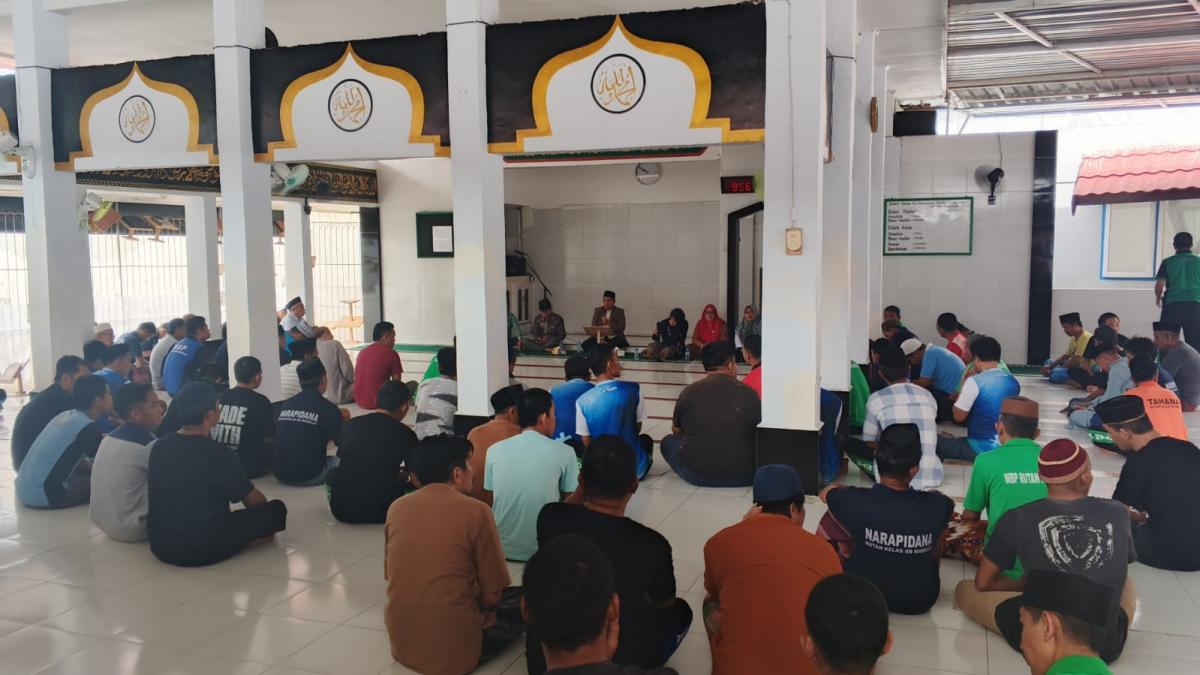Peringati Isra’ Mi’raj, Warga Binaan Rutan Mamuju Ikuti Tausiah