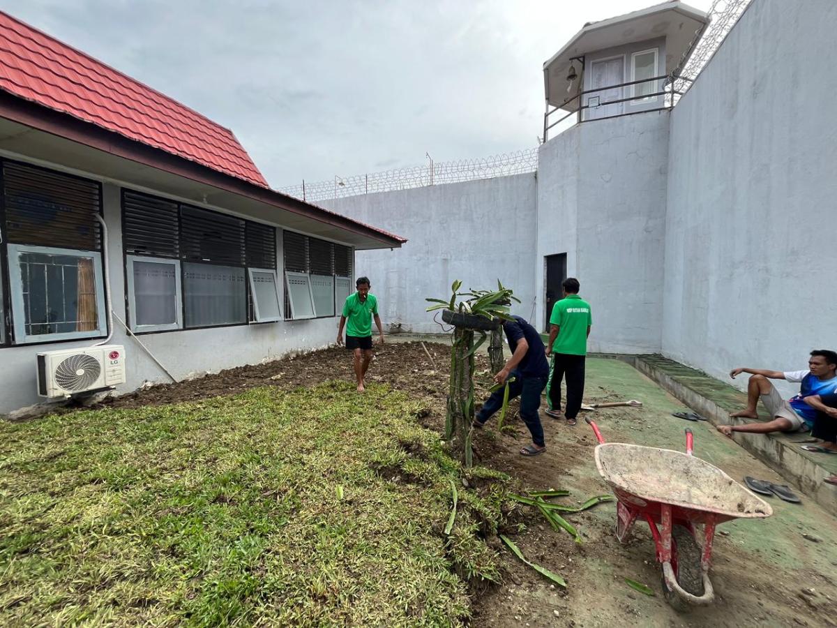 Rutan Mamuju Tata Keindahan Lingkungan dengan Pembangunan Taman Klinik