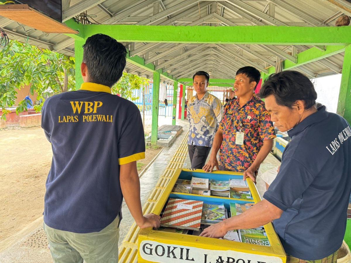 Lapas Kelas IIB Polewali Laksanakan Kegiatan Keaksaraan Dasar dan Layanan Baca Keliling bagi WBP