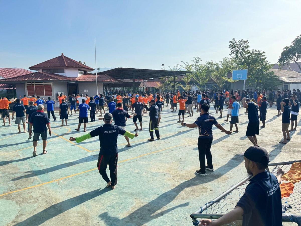 Semangat Membara, Lapas Polewali Gelar Giat Senam Sabtu Sehat (GS3) bagi Pegawai dan WBP