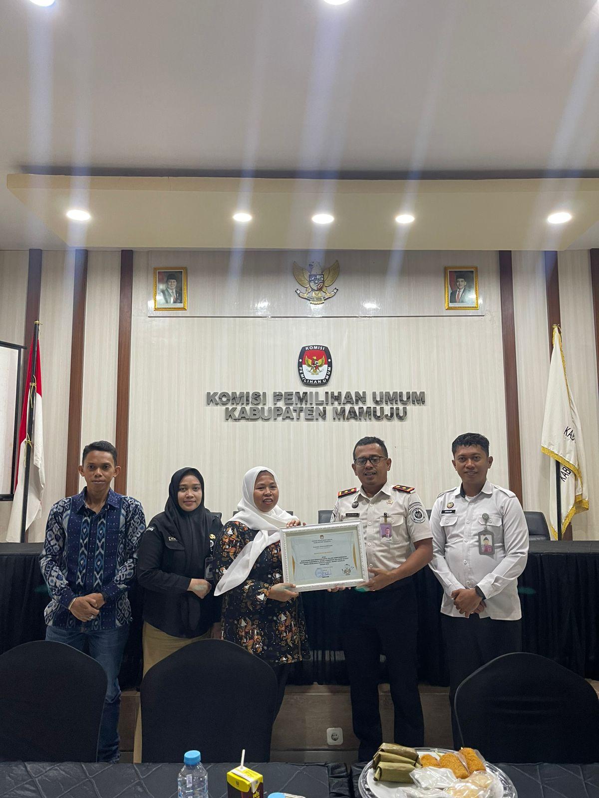 Sukses Gelar Pemilu Dan Pilkada Serentak 2024 Pada TPS Lokasi Khusus, Rutan Mamuju Terima Penghargaan Dari KPU Kab. Mamuju