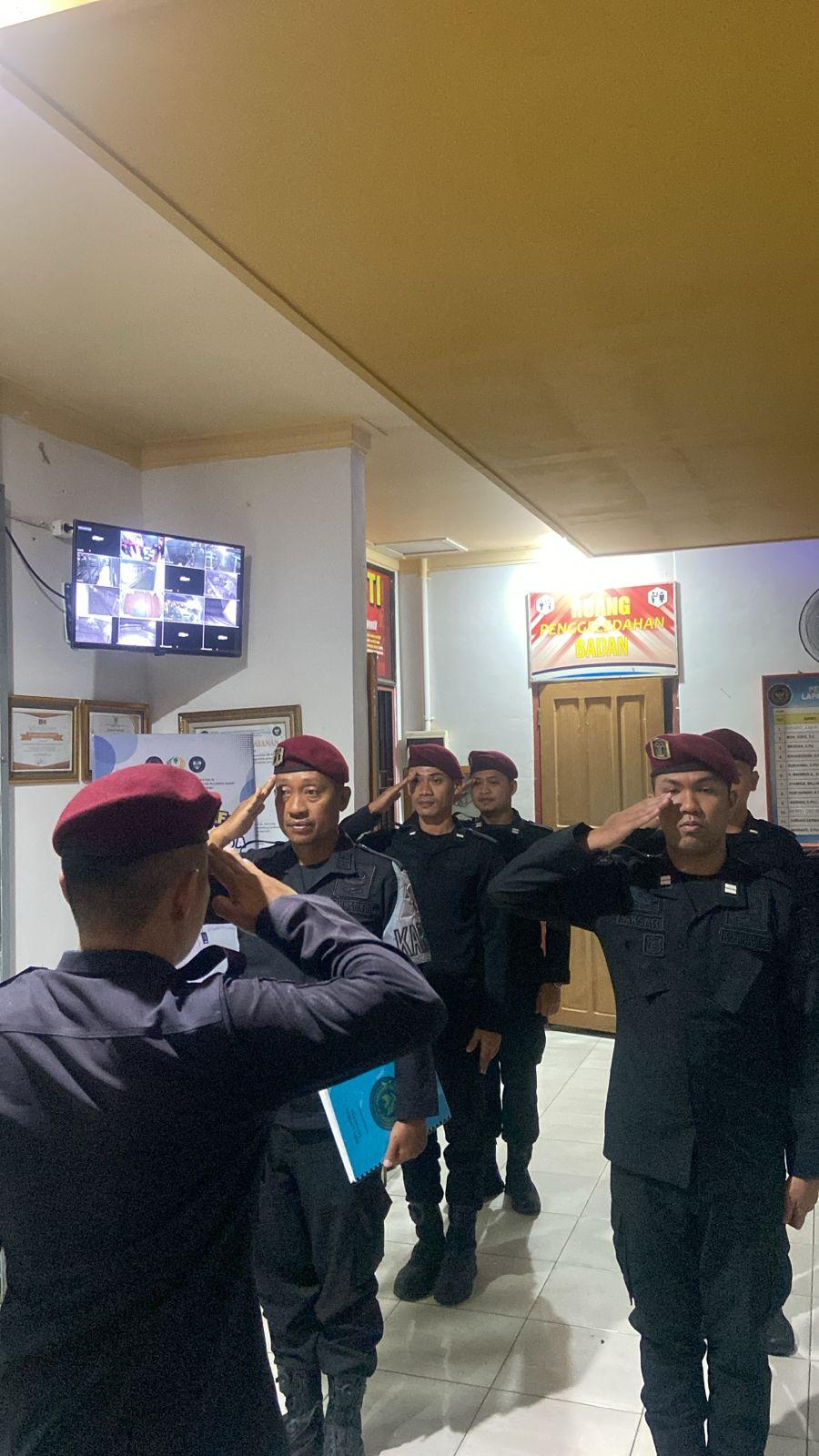Pelaksanaan Serah Terima Regu Pengamanan Lapas Kelas IIB Polewali Sebagai Wujud dari Penerapan SOP dan Kedisiplinan